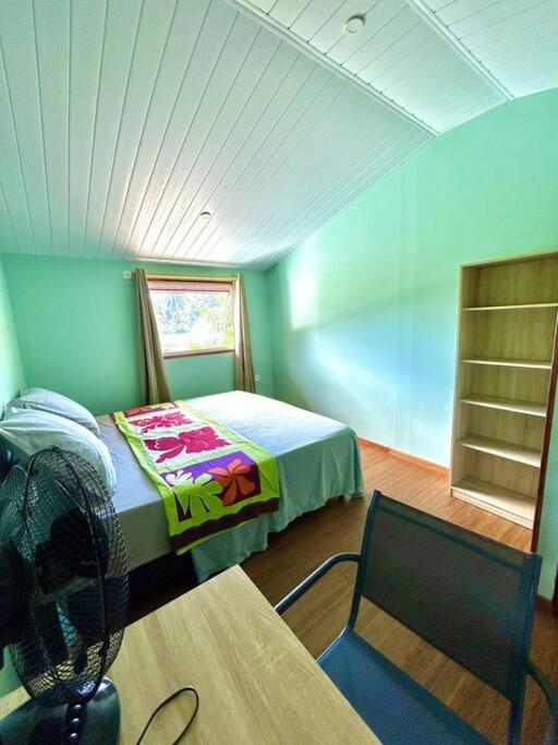 Mooz Lodge, The Local Discovery Afareaitu Bagian luar foto