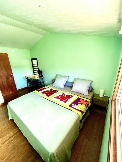 Mooz Lodge, The Local Discovery Afareaitu Bagian luar foto